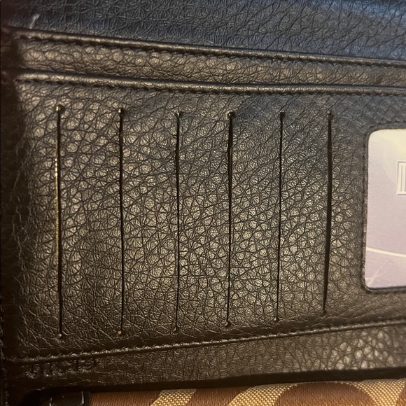 COACH Classic Logo Trifold Wallet & Checkbook Holder Credit Card Slots in Box - Picture 9 of 11